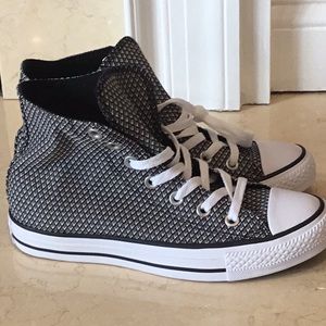 NIB Womens Converse Knit High Top Sneakers sz 7